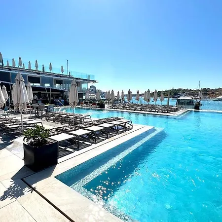 Lejlighed 2br Backyard Flat By Arco Collection Sliema