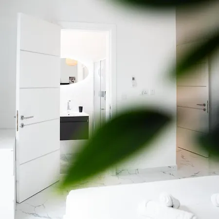 2br Backyard Flat By Arco Collection דירה *