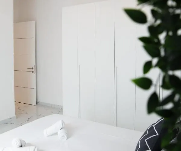 Appartement 2br Backyard Flat By Arco Collection