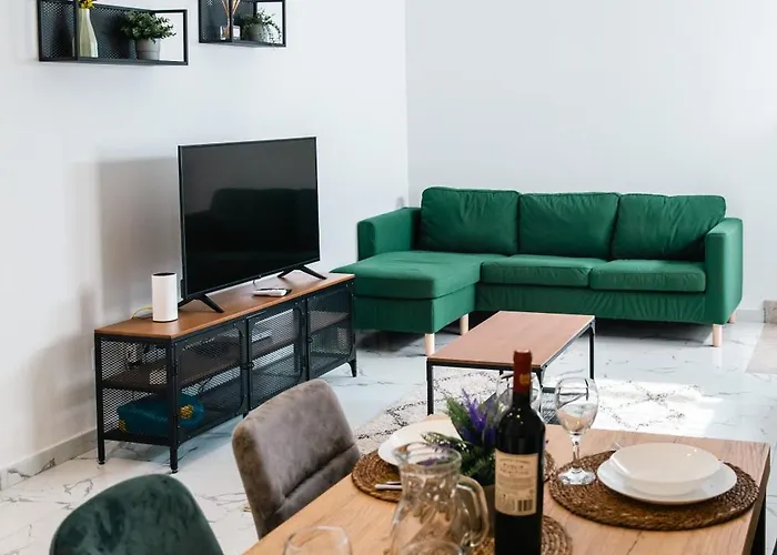 2br Backyard Flat By Arco Collection Appartement